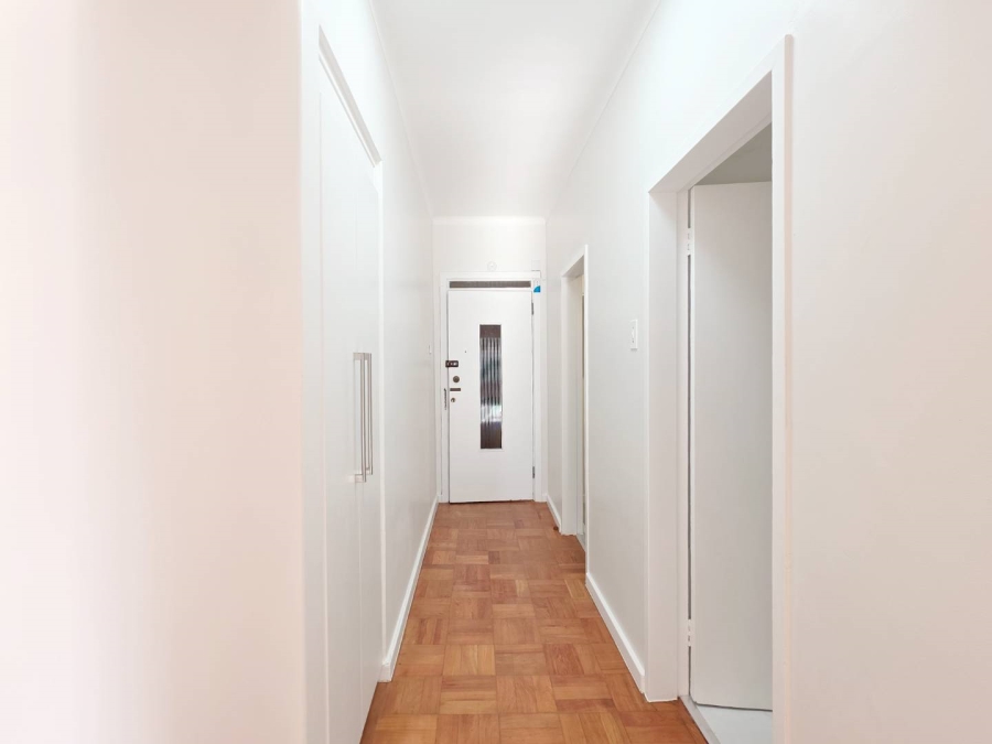 2 Bedroom Property for Sale in Sea Point Western Cape